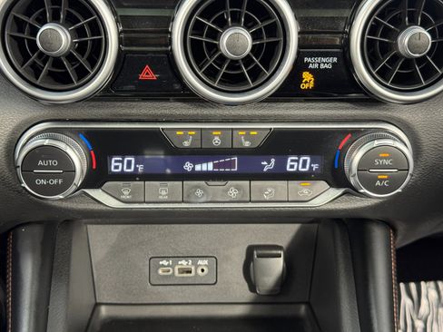 Used 2020 Nissan Sentra SR w/ Premium Package image 25