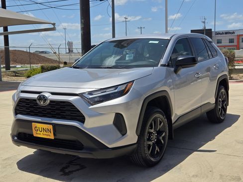 Used 2024 Toyota RAV4 LE FWD image 3