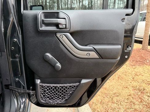 Used 2013 Jeep Wrangler Unlimited Sport image 30