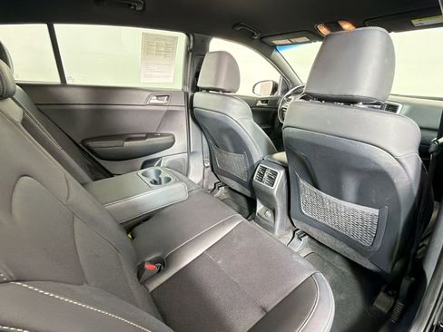 Used 2020 Kia Sportage S image 27