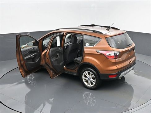 Used 2017 Ford Escape SE w/ Equipment Group 201A image 25