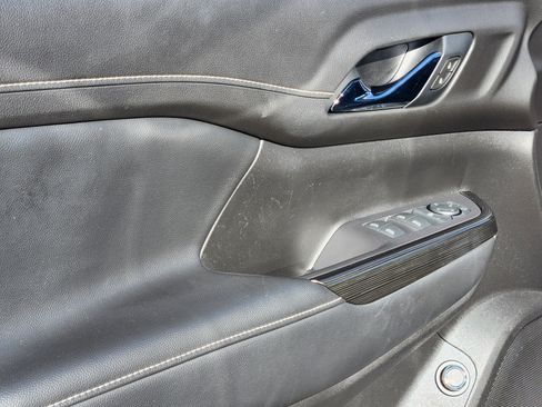 Used 2021 GMC Acadia SLT w/ LPO, Bright Accent Package image 19