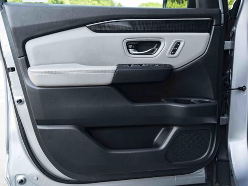 Used 2024 Honda Pilot Elite image 38