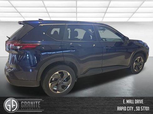 Used 2026 Nissan Rogue SV AWD/4WD image 5