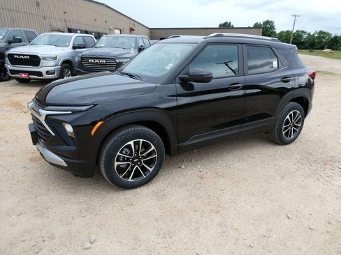 New 2026 Chevrolet TrailBlazer LT w/ Convenience Package AWD/4WD image 8