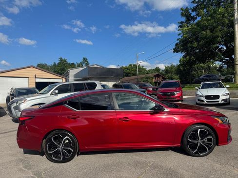 Used 2024 Nissan Altima 2.5 SR FWD image 5