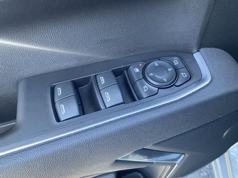 Used 2025 GMC Sierra 1500 SLT image 13