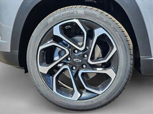 New 2026 Chevrolet Trax RS w/ Sunroof Package FWD image 11
