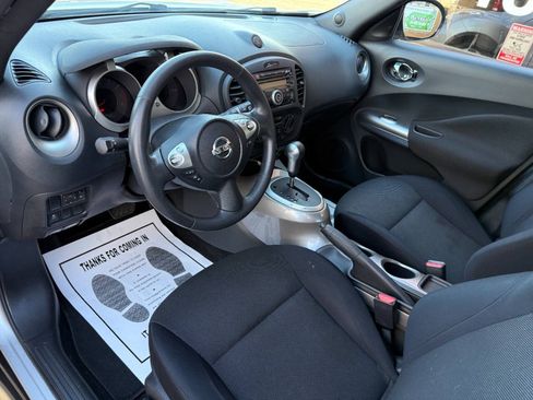 Used 2011 Nissan Juke S FWD image 9