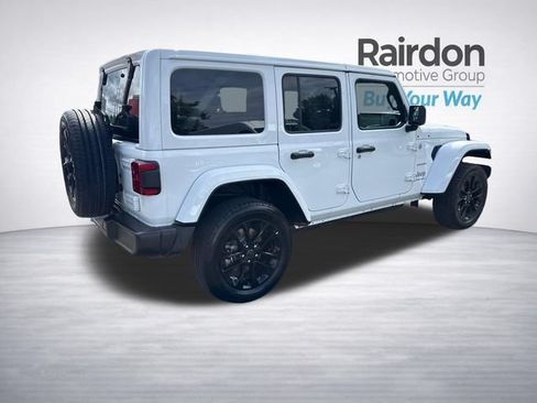 Used 2024 Jeep Wrangler Unlimited Sahara AWD/4WD image 7