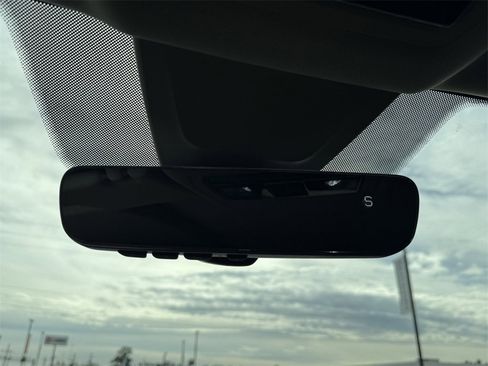 New 2026 Volkswagen Atlas SE image 22