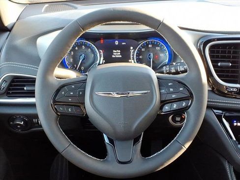 New 2026 Chrysler Pacifica Limited w/ S Appearance Package image 10