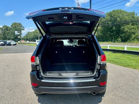 Used 2018 Jeep Grand Cherokee Limited AWD/4WD image 30