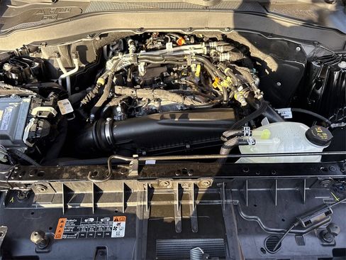 Used 2025 Ford Explorer Active image 23