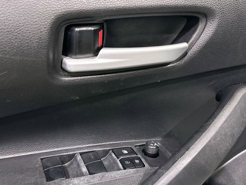 Used 2021 Toyota Corolla LE image 13