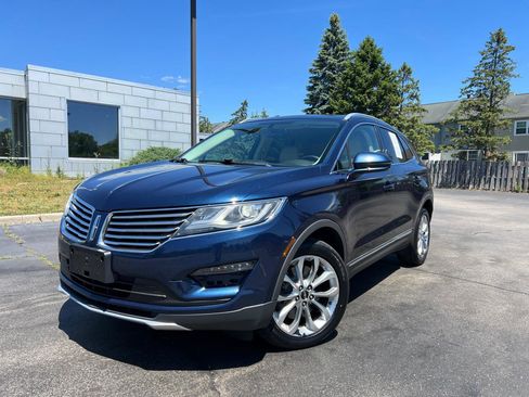 Used 2016 Lincoln MKC Select AWD/4WD image 2