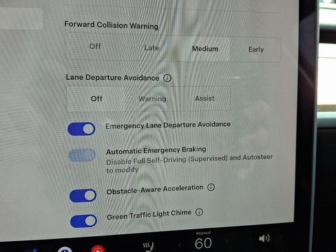 Used 2024 Tesla Model Y Long Range AWD/4WD image 26