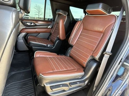 Used 2023 GMC Yukon Denali Ultimate w/ LPO, Floor Liner Package image 19
