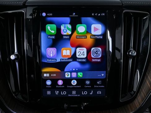 Used 2023 Volvo XC60 B5 Ultimate w/ Climate Package FWD image 18