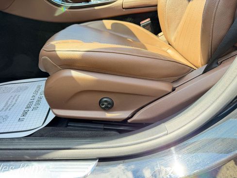 Used 2017 Mercedes-Benz E 300 4MATIC image 14