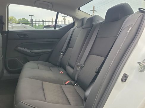 Used 2025 Nissan Altima 2.5 SV FWD image 8