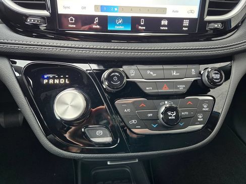 New 2026 Chrysler Pacifica Select AWD/4WD image 27