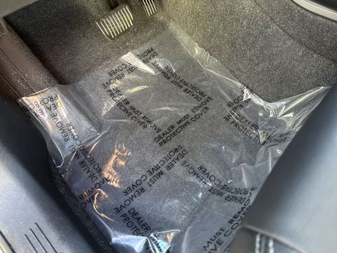 Used 2025 Volvo XC40 B5 Core image 17