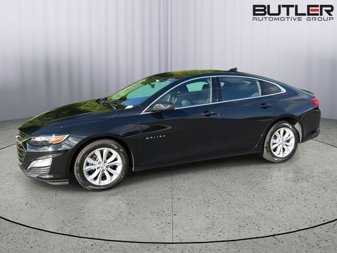 Used 2025 Chevrolet Malibu LT FWD image 3