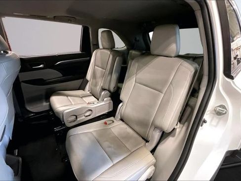 Used 2019 Toyota Highlander Limited AWD/4WD image 28