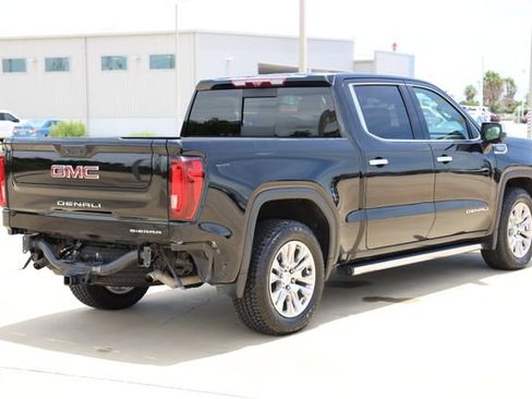 Used 2022 GMC Sierra 1500 Denali w/ Technology Package AWD/4WD image 9