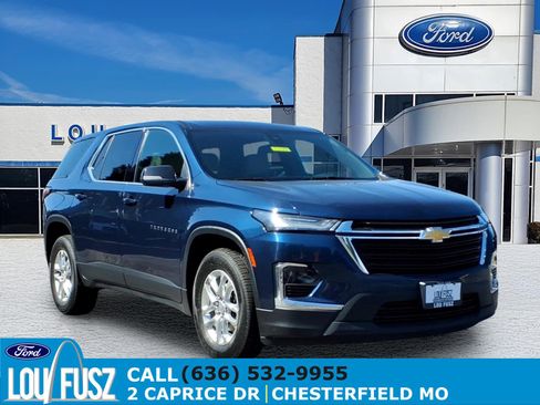Used 2023 Chevrolet Traverse LS FWD image 1