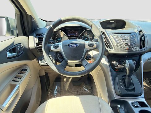 Used 2016 Ford Escape SE image 16