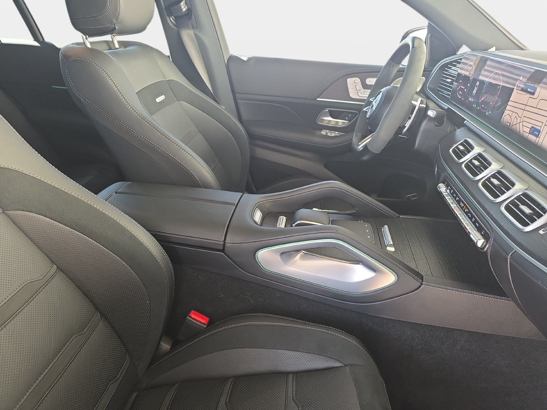 Used 2024 Mercedes-Benz GLE 53 AMG 4MATIC Coupe w/ Driver Assistance Package image 10