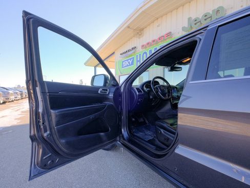 Used 2020 Jeep Grand Cherokee Limited image 23