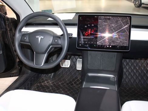 Used 2023 Tesla Model 3 Performance image 14