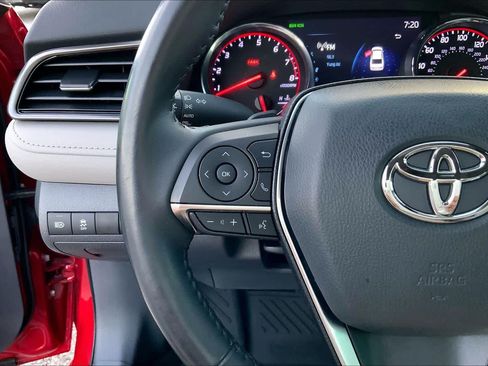 Used 2020 Toyota Camry XSE FWD image 21