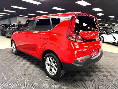 Used 2022 Kia Soul LX w/ Technology Package FWD image 11
