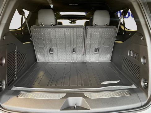 New 2026 Chevrolet Suburban RST w/ Comfort Package AWD/4WD image 7
