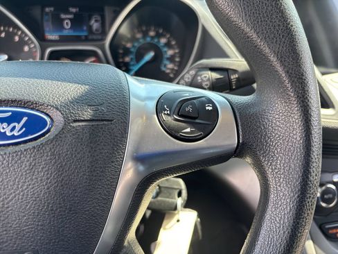 Used 2016 Ford Escape SE w/ Equipment Group 201A FWD image 27