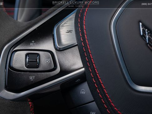 Used 2021 Chevrolet Corvette Stingray Premium Cpe w/ Z51 Performance Package image 23