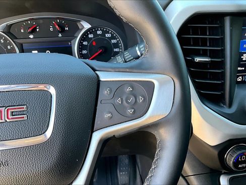 Used 2023 GMC Acadia SLT w/ Preferred Package AWD/4WD image 24