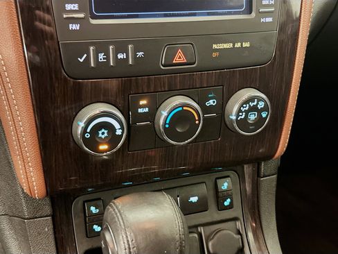 Used 2017 Chevrolet Traverse LT w/ Style and Technology Package AWD/4WD image 23