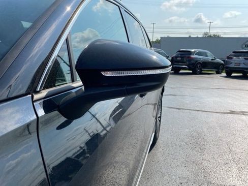 New 2025 Volkswagen Tiguan S AWD/4WD image 22