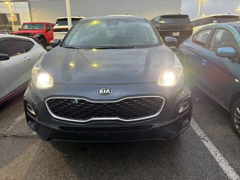 Used 2022 Kia Sportage LX image 2