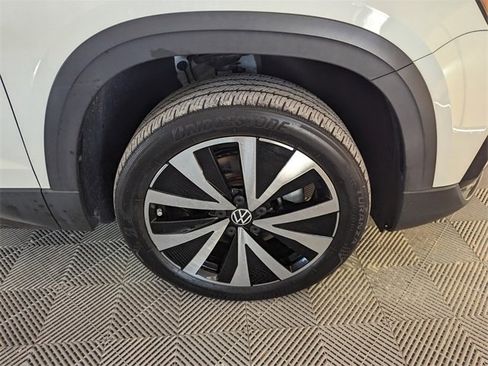 Used 2022 Volkswagen Taos SE image 18