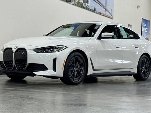 Used 2023 BMW i4 eDrive40 RWD image 8