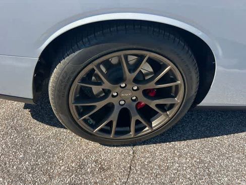 Used 2016 Dodge Challenger SRT Hellcat RWD image 13