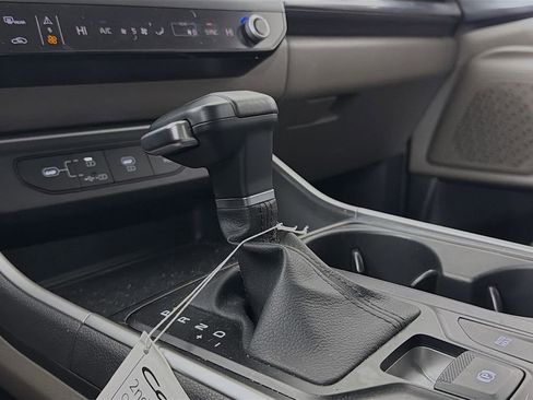 Used 2025 Kia Carnival LXS image 19