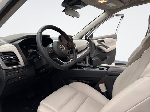 Used 2023 Nissan Rogue SV w/ SV Premium B Package AWD/4WD image 10