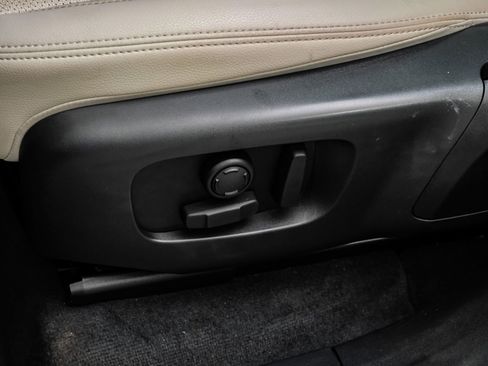 Used 2023 Land Rover Range Rover Velar R-Dynamic S image 36